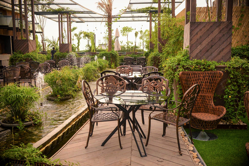 The-Green-Lounge